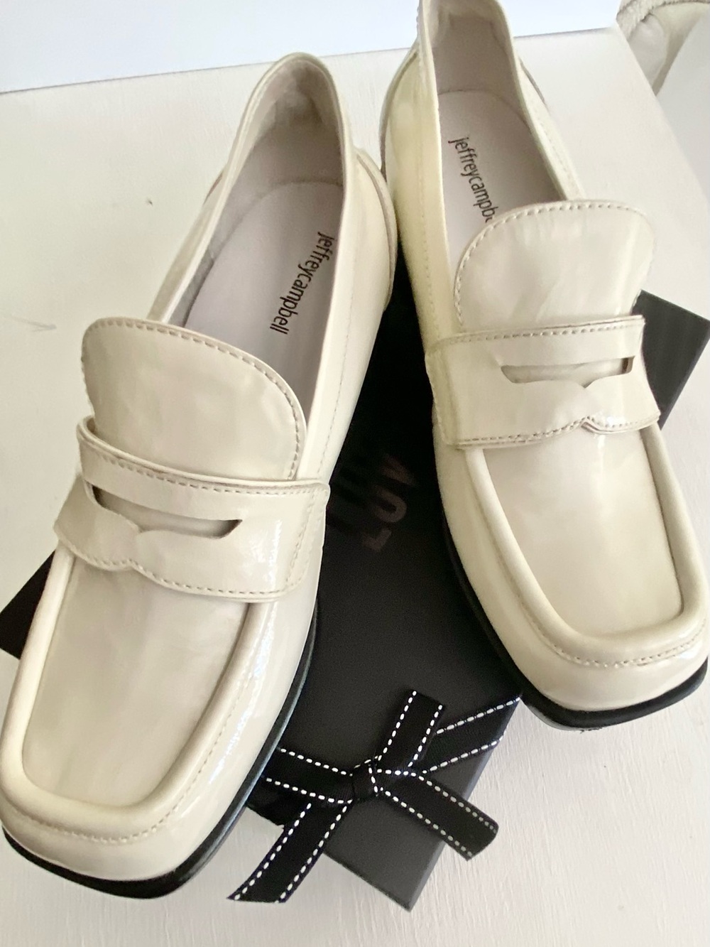 Jeffrey Campbell crinkle patent leather chunky loafers in ivory size 11 HTF